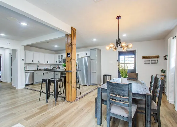 The Gated Modern Home Near Nrg And Medical Center
