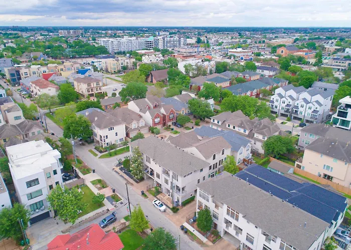 Modern, Luxury Home, 3Bedroom, 3Baths Houston, Nrg Stadium