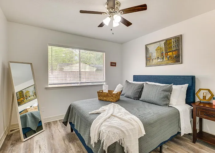 Pet-Friendly Spring Home W/ Private Pool & Hot Tub