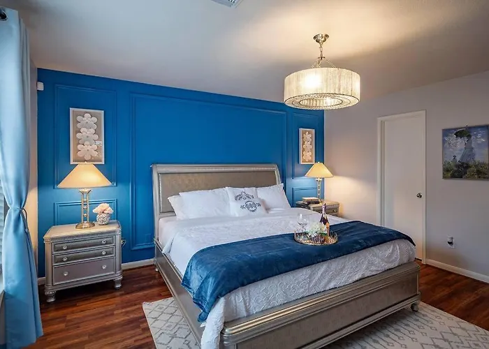 Cozy 3 Bedrooms House - Feel Like Home