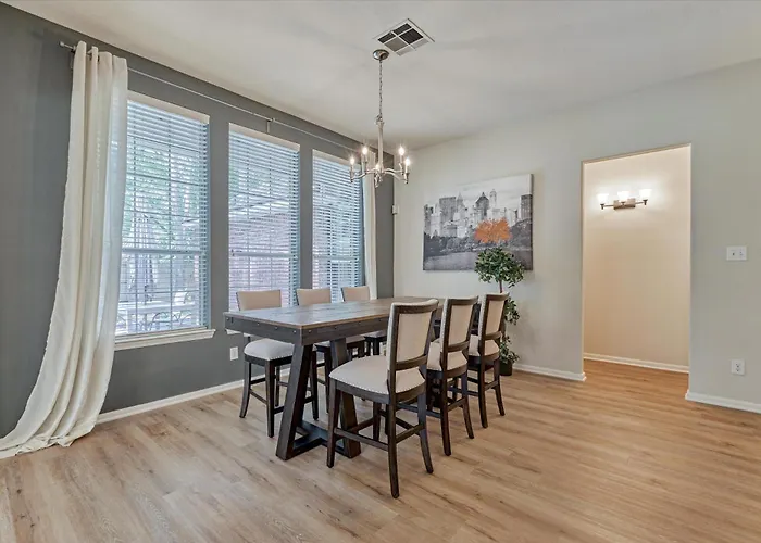 The Woodlands 3Br 1-Story Retreat W Open Kitchen, Grill, And Baby Friendly