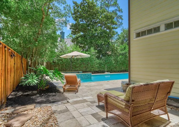 Woodlands Contemporary 4Br3Bath With Heated Pool And Spa