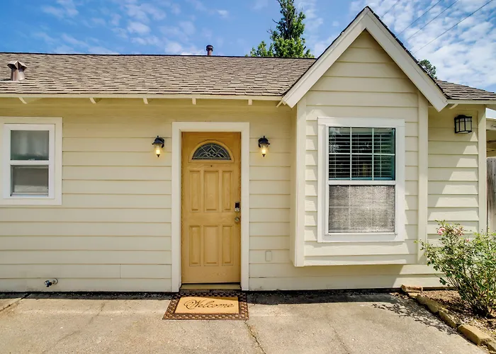 Cozy Shenandoah Home < 2 Mi To The Woodlands Mall!